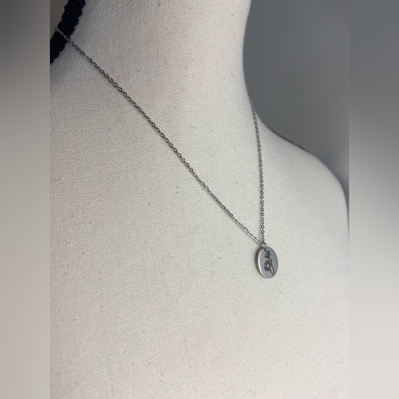 Dainty‎ engraved FLOWER Pendant | SILVER Stainless Steel Necklace - Picture 5 of 10
